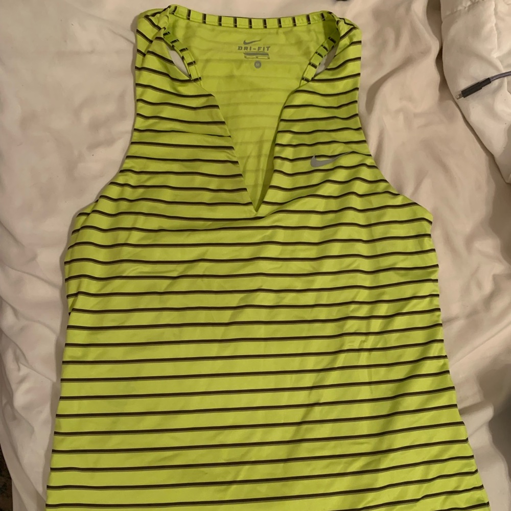 Women’s NIKE DriFit racer bank tank top - Medium EUC